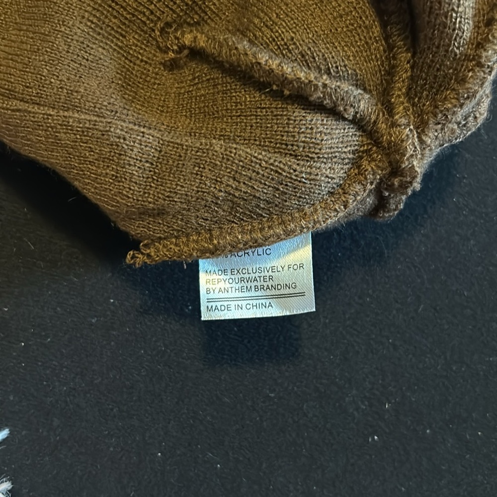 REPYOURWATER Pom Pom beanie - Picture 4 of 4